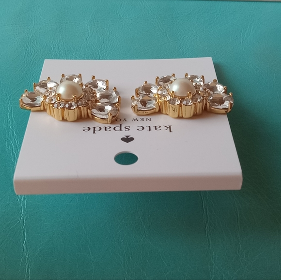 Kate Spade New York Bright Ideas Pearl Cluster Earrings - Picture 5 of 8
